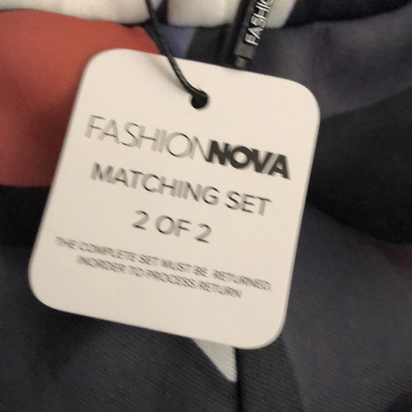 Abstract Patterned Jumpsuit - Picture 7 of 7